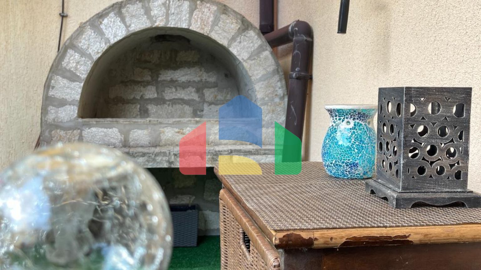 Дом в закрытом коттеджном поселке в Болгарии, локация Елените