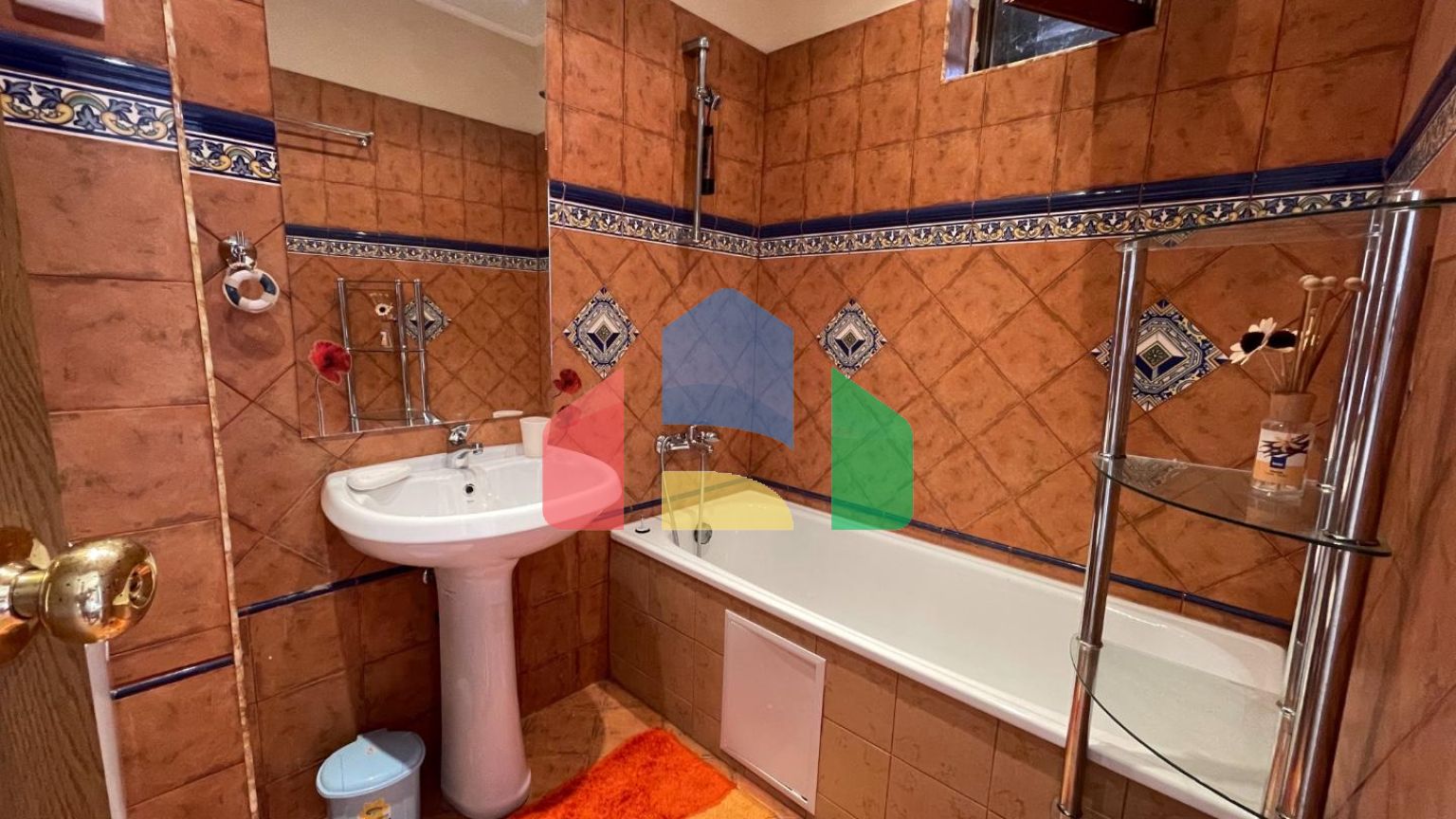 Дом в закрытом коттеджном поселке в Болгарии, локация Елените