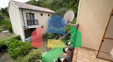 Дом в закрытом коттеджном поселке в Болгарии, локация Елените