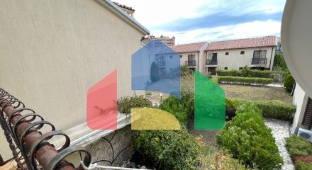 Дом в закрытом коттеджном поселке в Болгарии, локация Елените