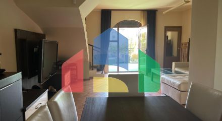 Таунхаус с приватным патио в закрытом коттеджном поселке в Болгарии, локация Елените