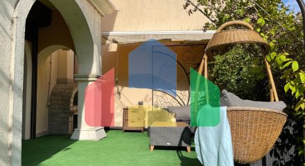 Таунхаус с приватным патио в закрытом коттеджном поселке в Болгарии, локация Елените