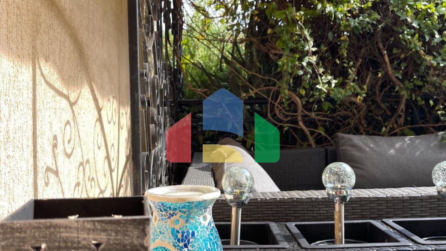 Таунхаус с приватным патио в закрытом коттеджном поселке в Болгарии, локация Елените