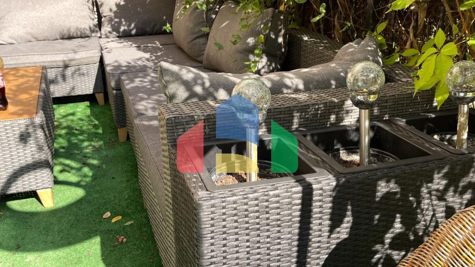 Таунхаус с приватным патио в закрытом коттеджном поселке в Болгарии, локация Елените