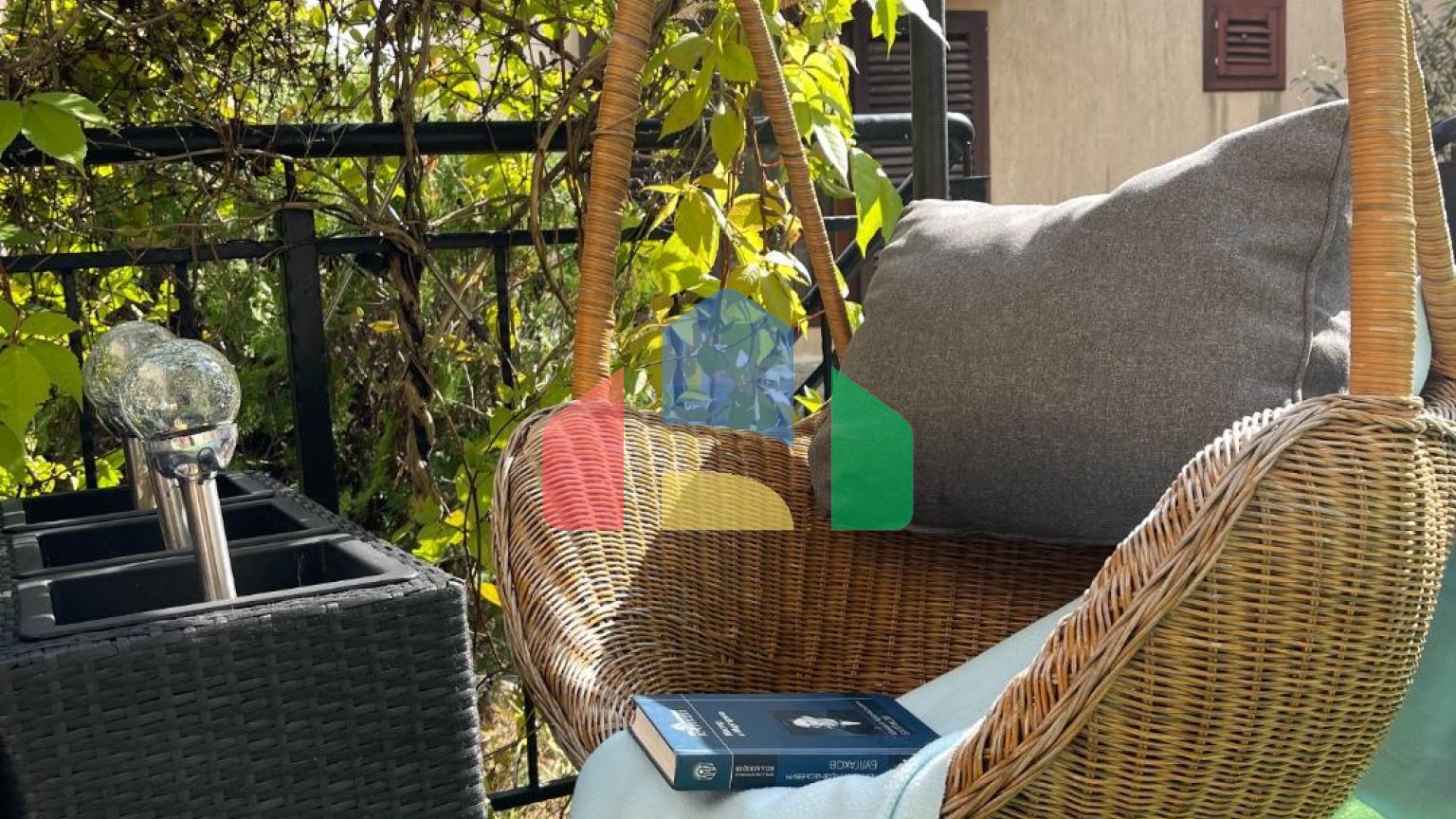 Таунхаус с приватным патио в закрытом коттеджном поселке в Болгарии, локация Елените