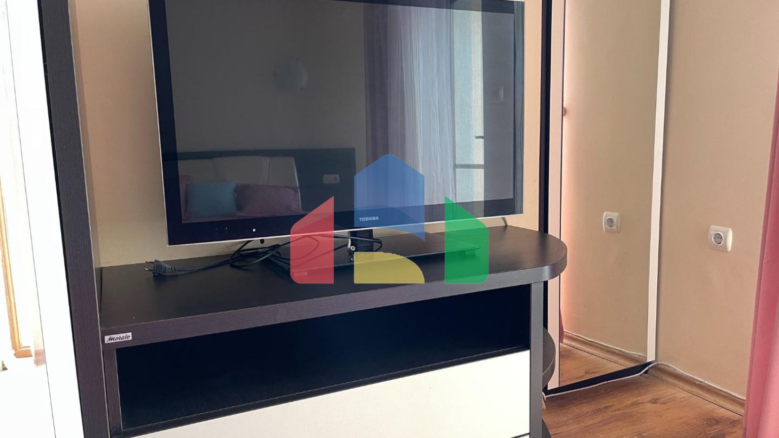 Таунхаус с приватным патио в закрытом коттеджном поселке в Болгарии, локация Елените