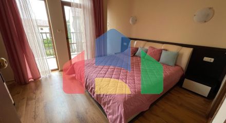 Таунхаус с приватным патио в закрытом коттеджном поселке в Болгарии, локация Елените