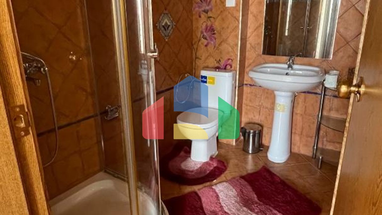 Таунхаус с приватным патио в закрытом коттеджном поселке в Болгарии, локация Елените