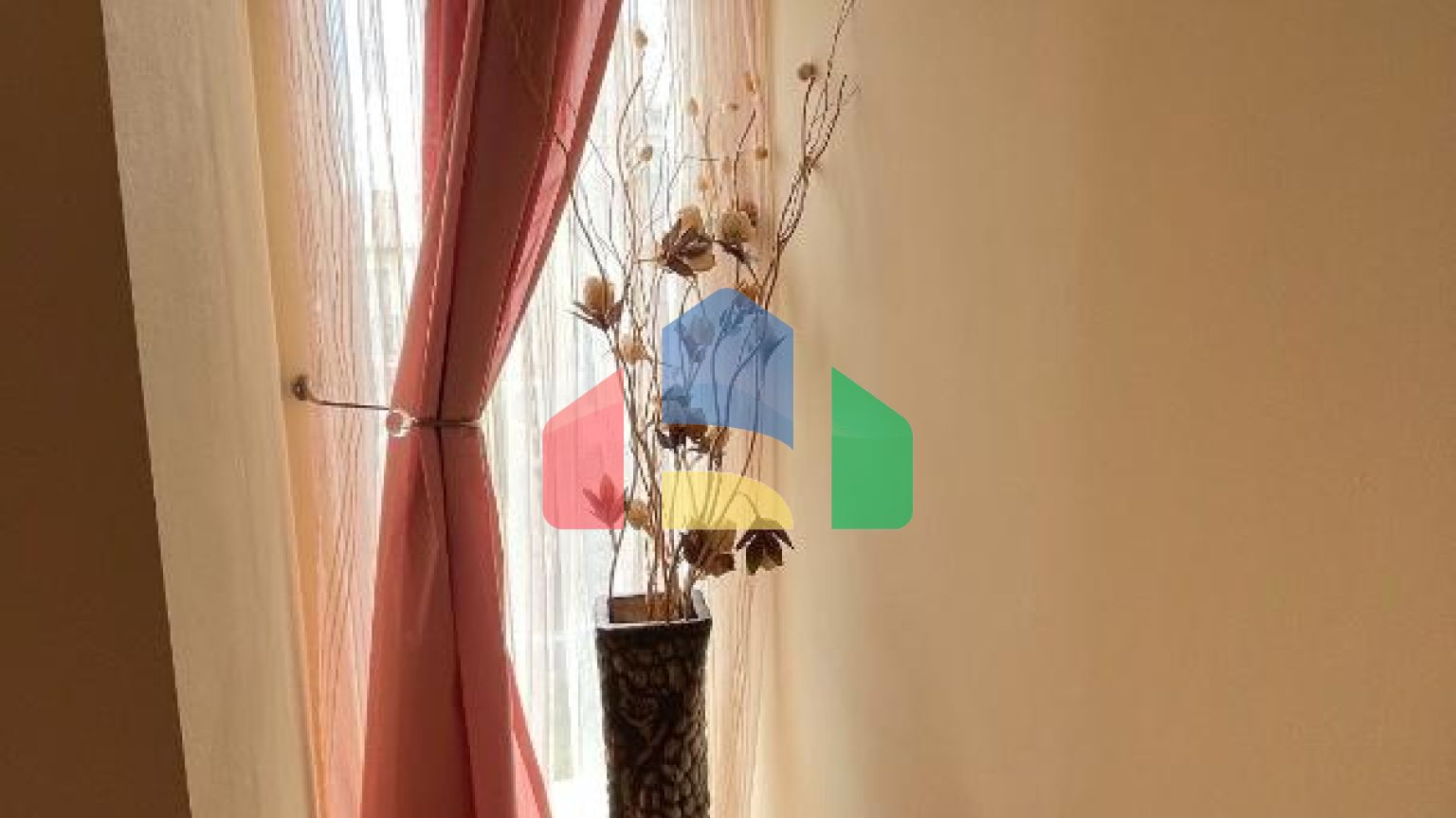 Таунхаус с приватным патио в закрытом коттеджном поселке в Болгарии, локация Елените