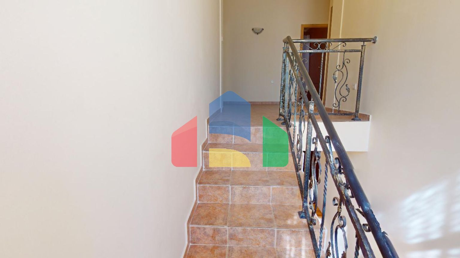 Просторный дом для отдыха в элитном комплексе 