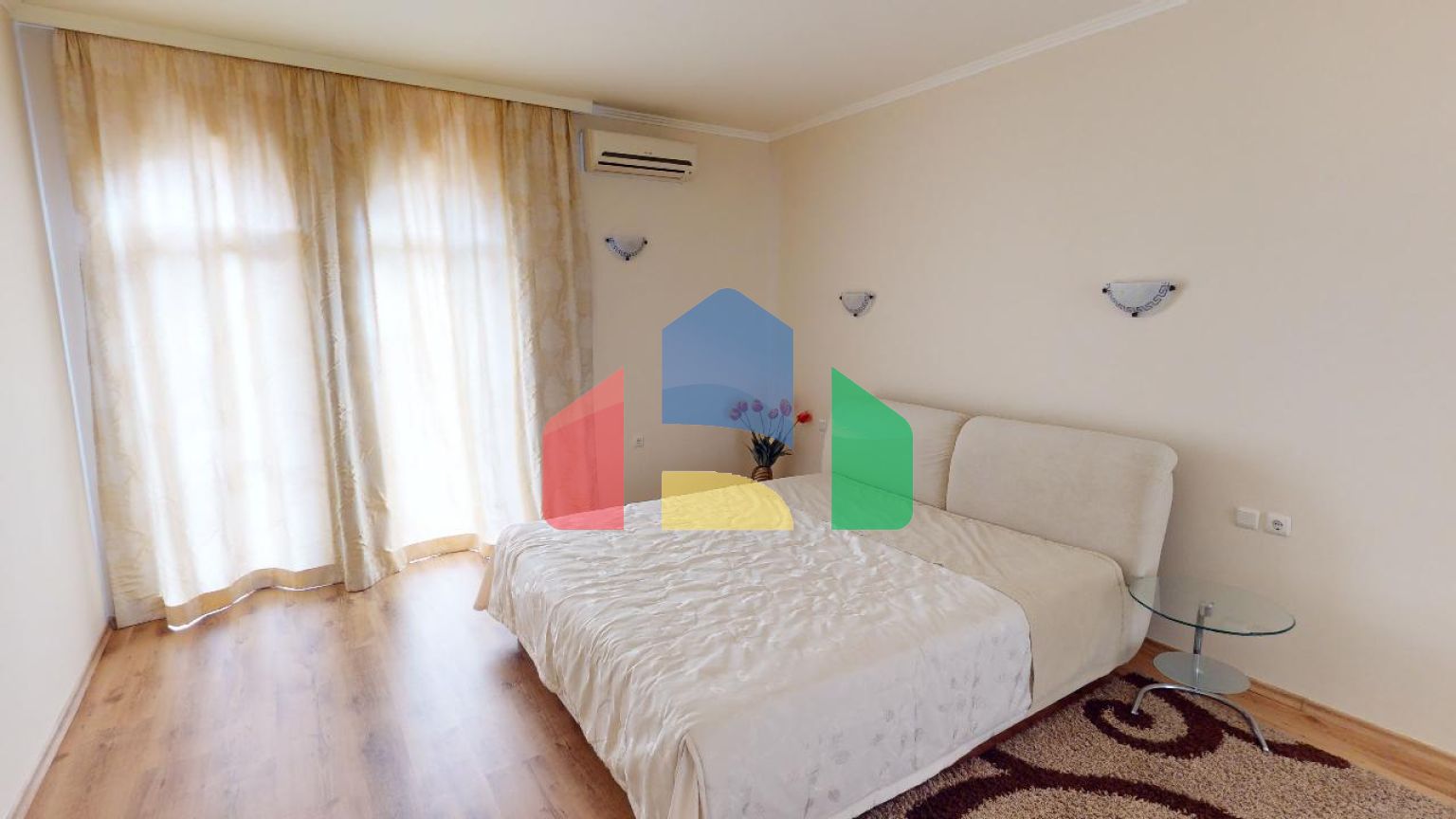 Просторный дом для отдыха в элитном комплексе 