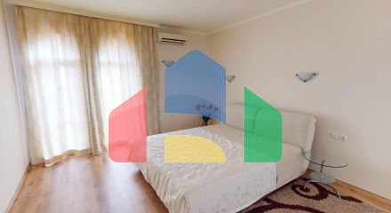 Просторный дом для отдыха в элитном комплексе 