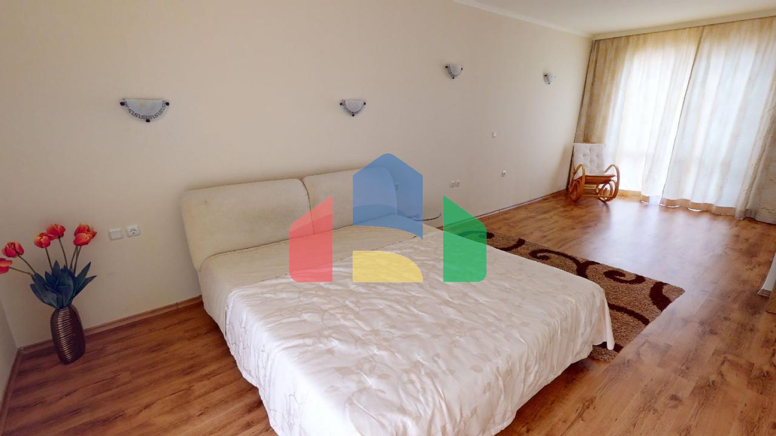 Просторный дом для отдыха в элитном комплексе 