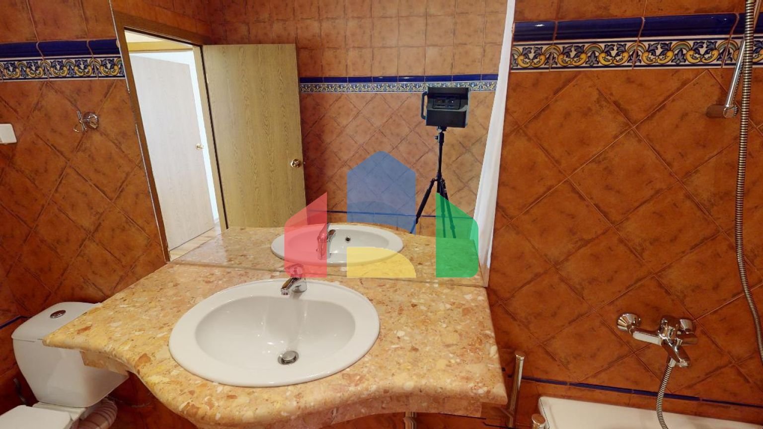 Просторный дом для отдыха в элитном комплексе 