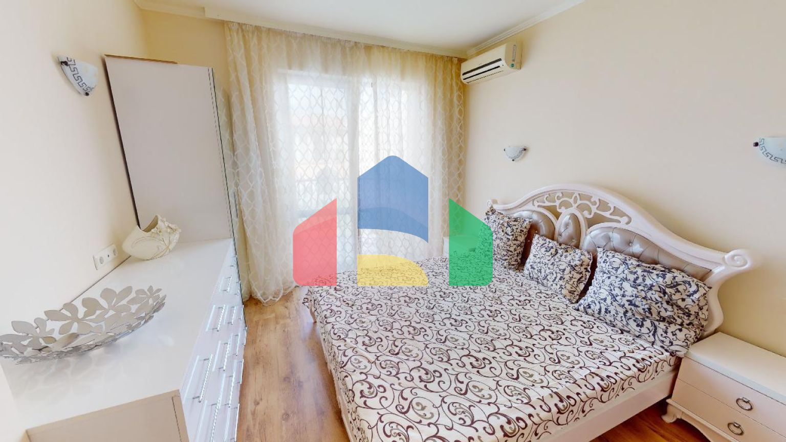 Просторный дом для отдыха в элитном комплексе 