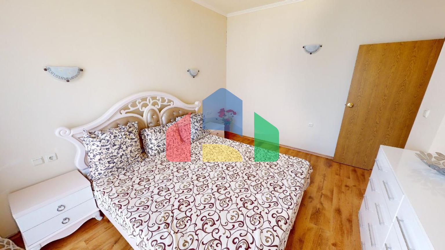 Просторный дом для отдыха в элитном комплексе 