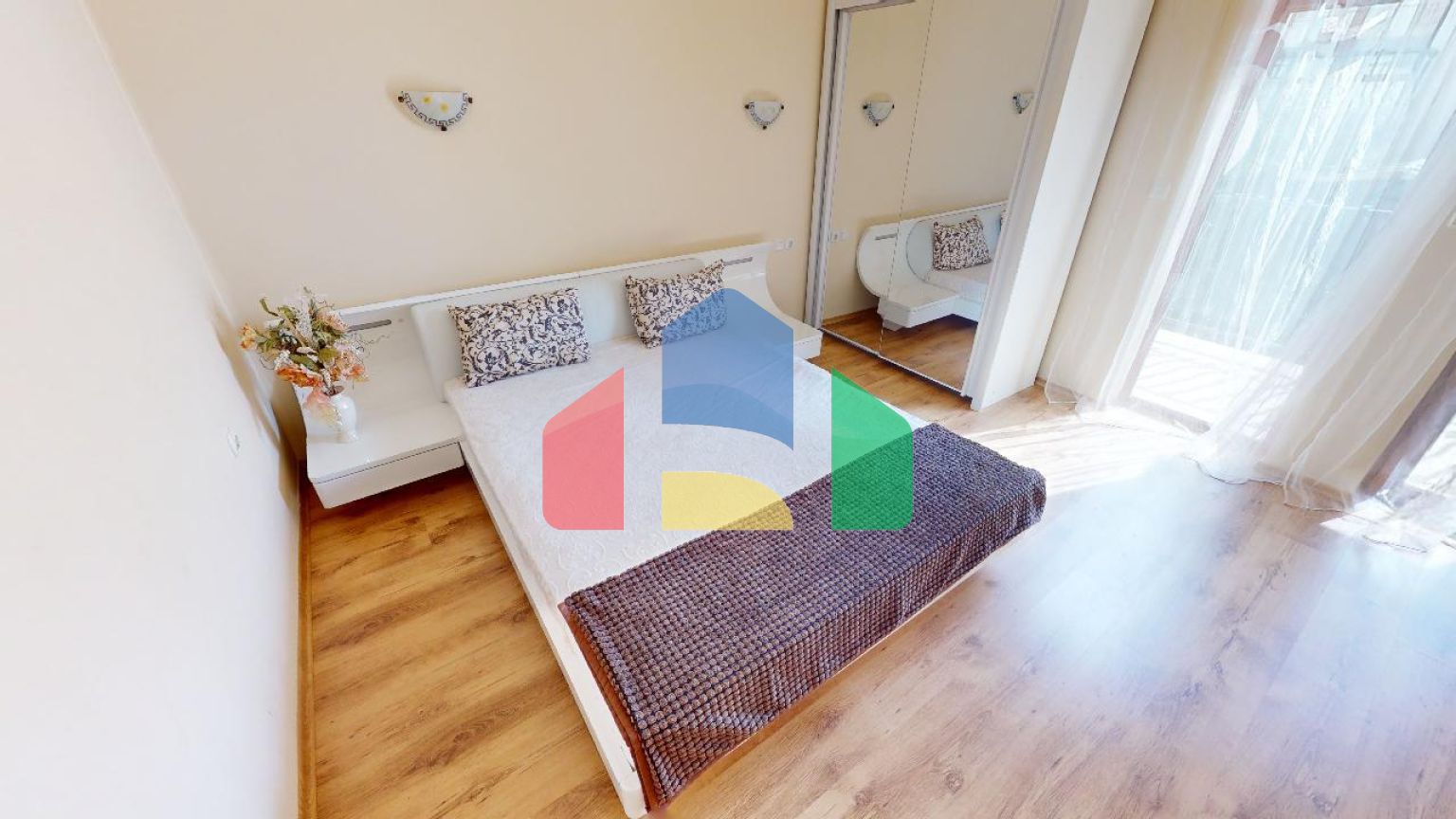 Просторный дом для отдыха в элитном комплексе 