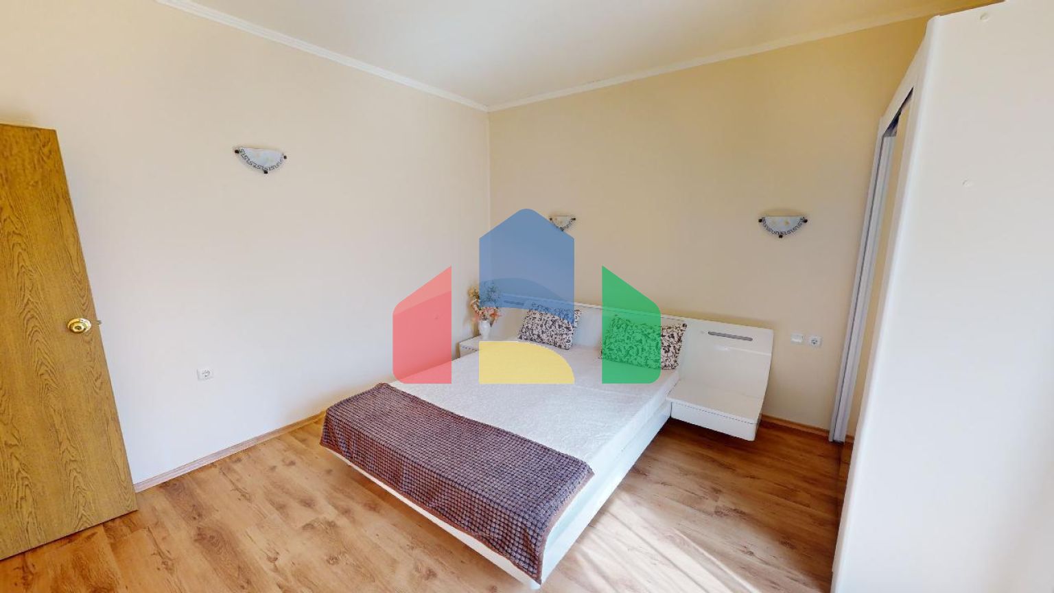 Просторный дом для отдыха в элитном комплексе 