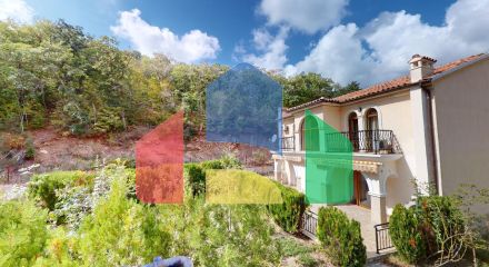 Просторный дом для отдыха в элитном комплексе 