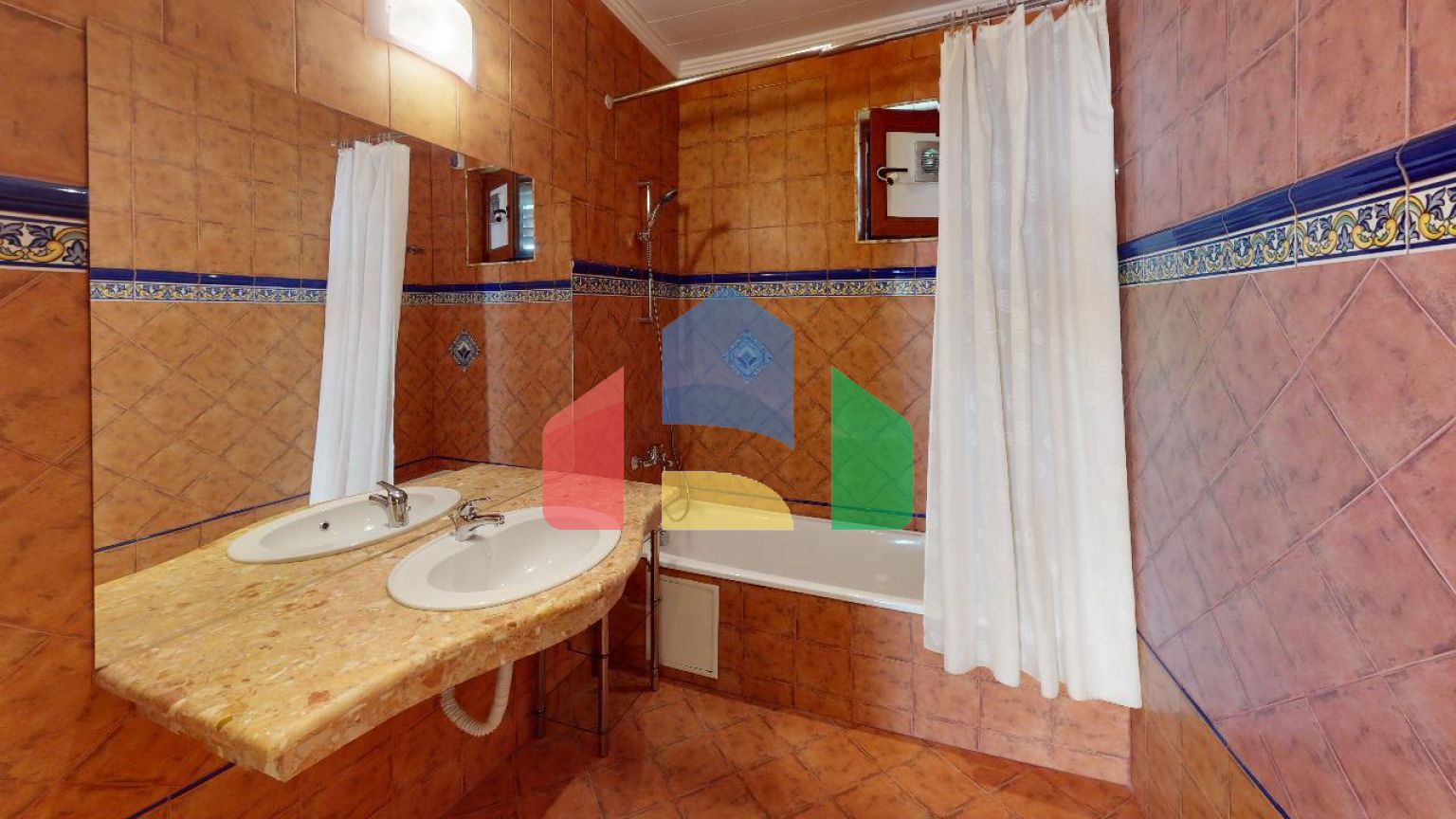 Просторный дом для отдыха в элитном комплексе 