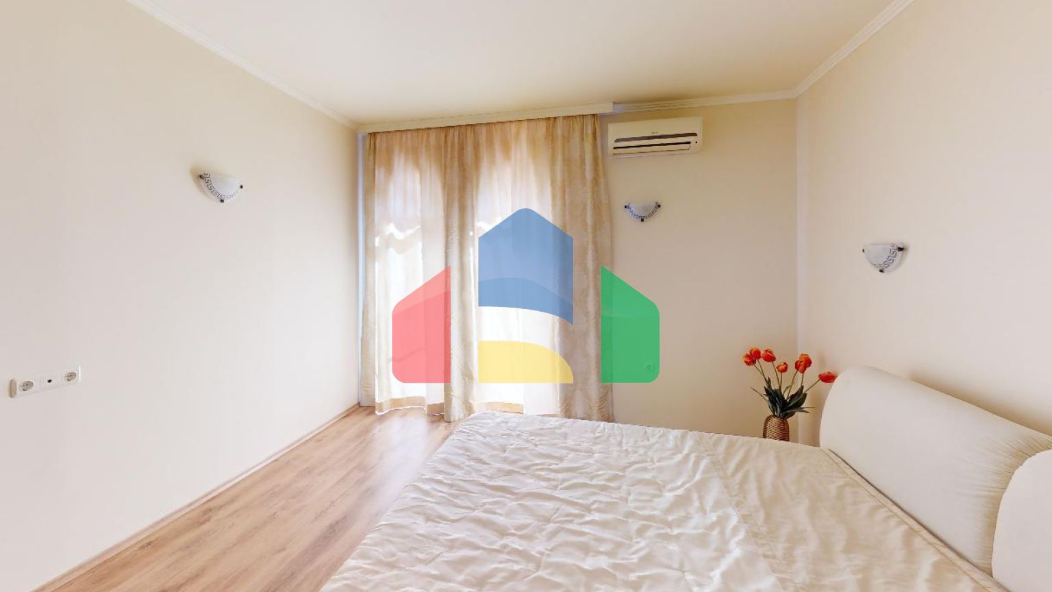 Просторный дом для отдыха в элитном комплексе 