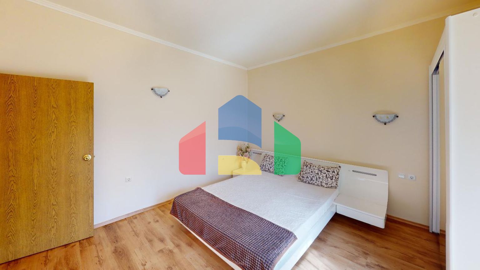 Просторный дом для отдыха в элитном комплексе 