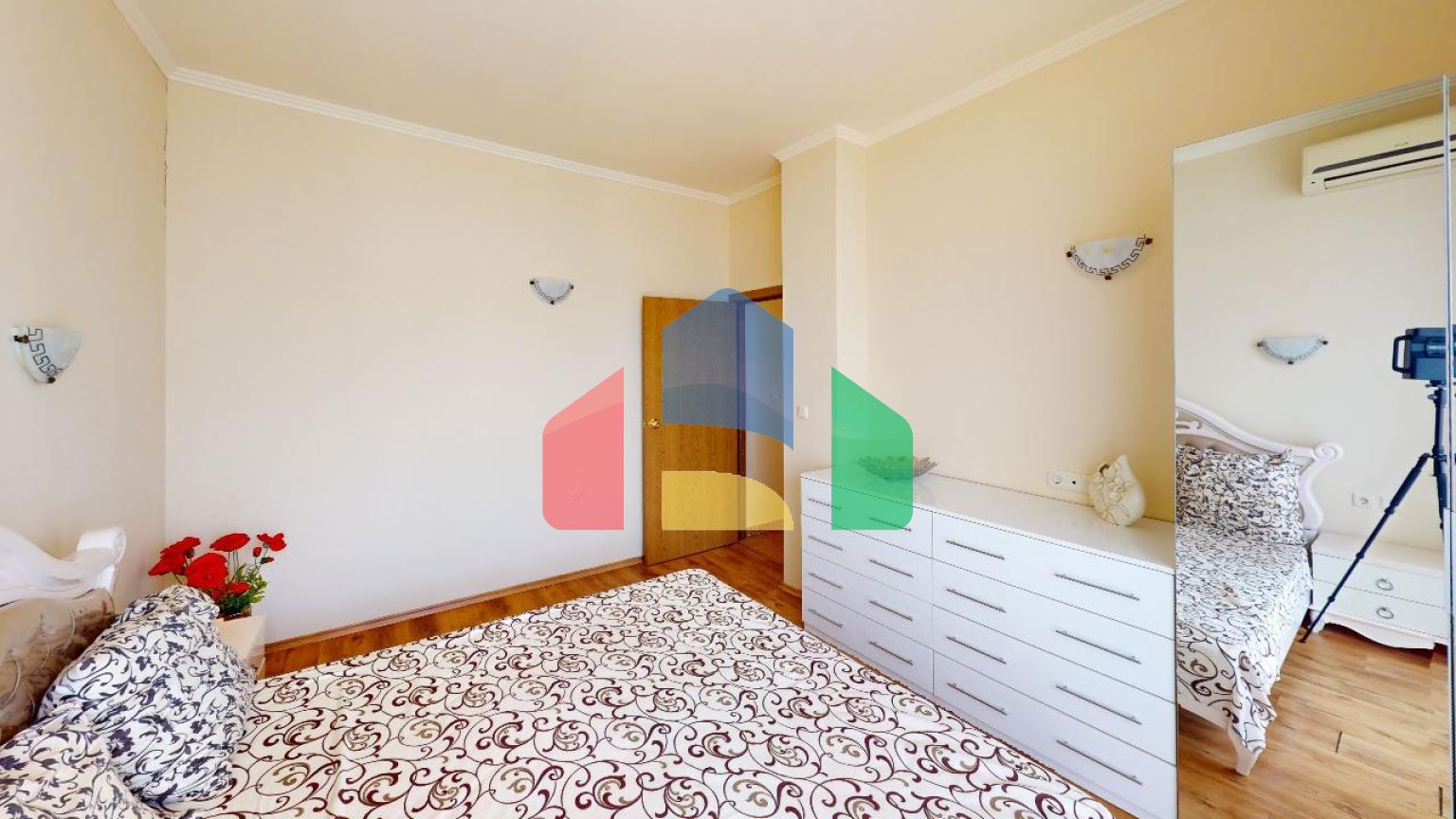 Просторный дом для отдыха в элитном комплексе 