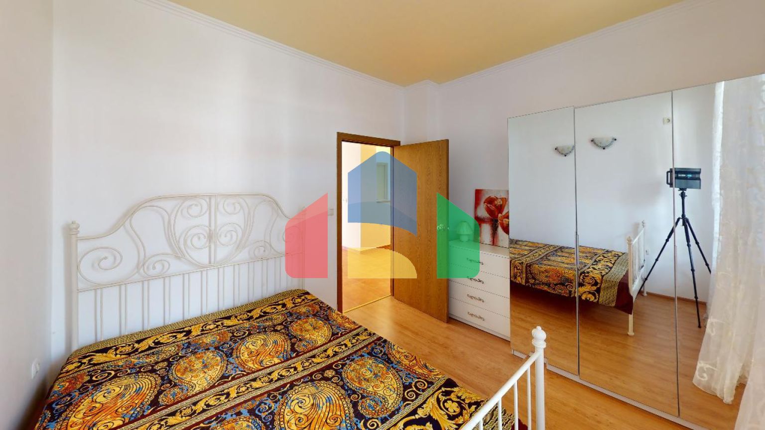 Просторный дом для отдыха в элитном комплексе 