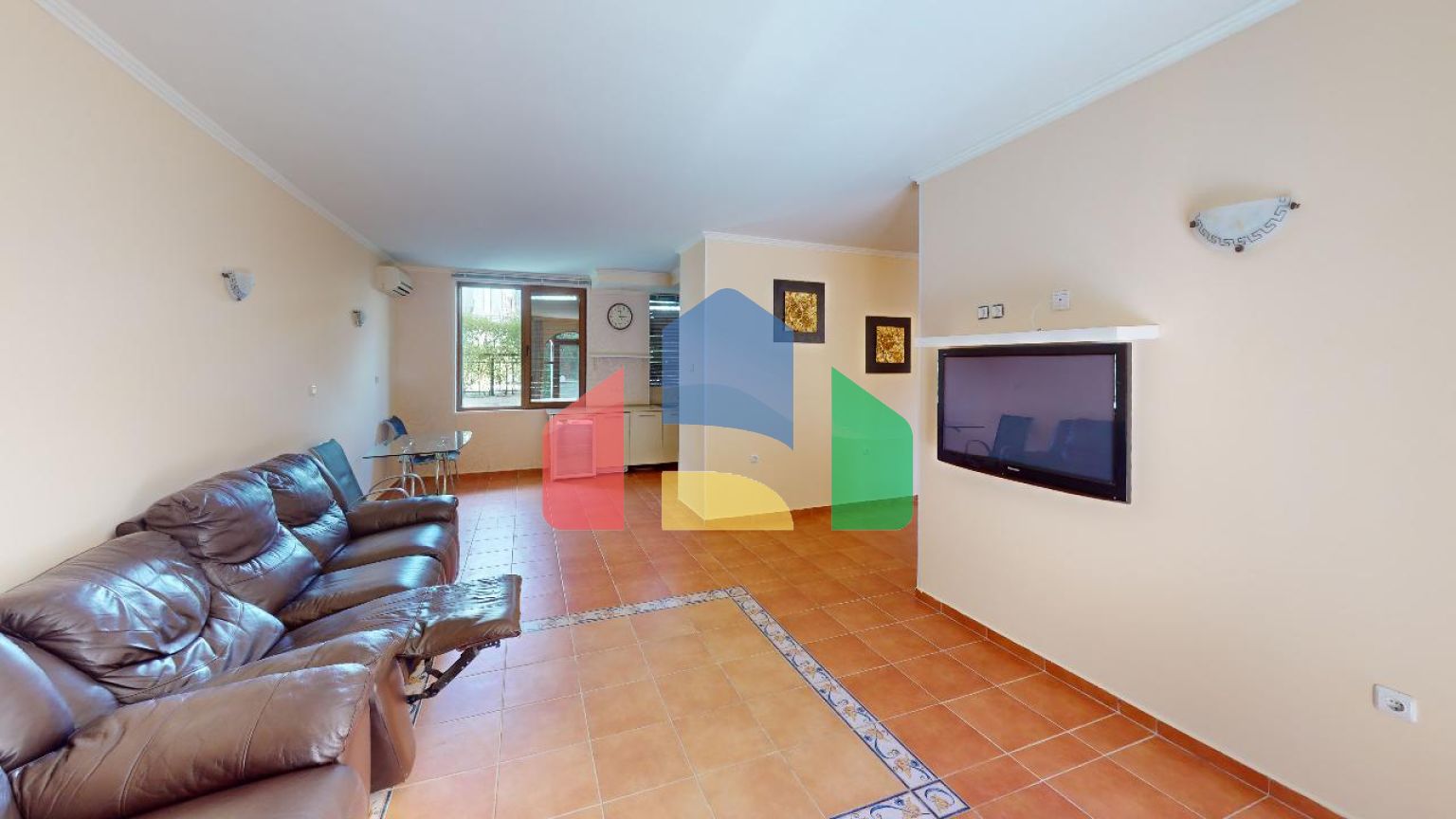 Просторный дом для отдыха в элитном комплексе 