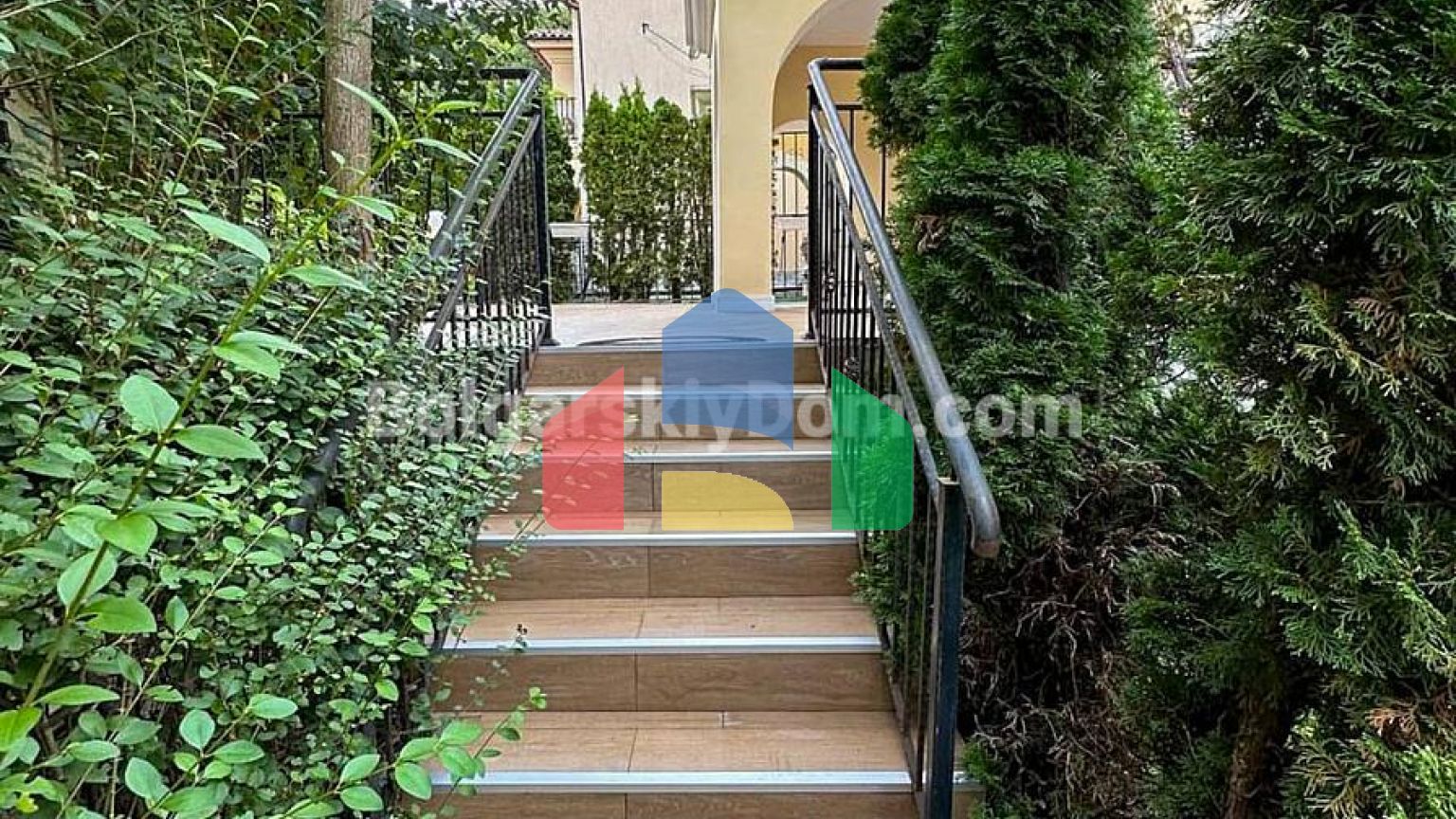 Четырехкомнатная вилла в Вилла Романа