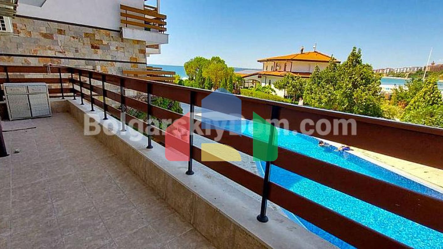 Трехкомнатная квартира в Робинзон Бич