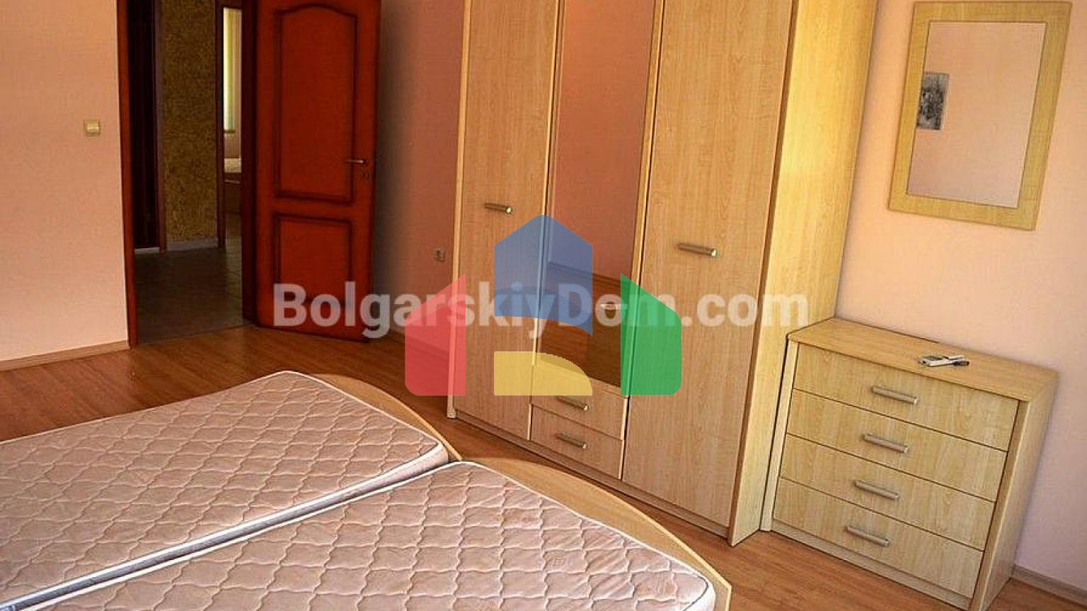 Трикімнатна квартира в Мессамбрія Форт Біч