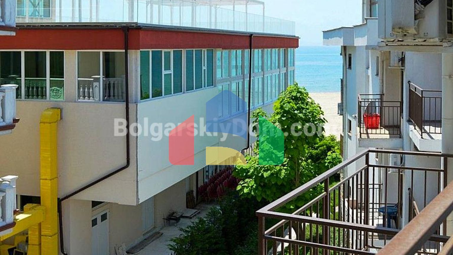 Трикімнатна квартира в Мессамбрія Форт Біч