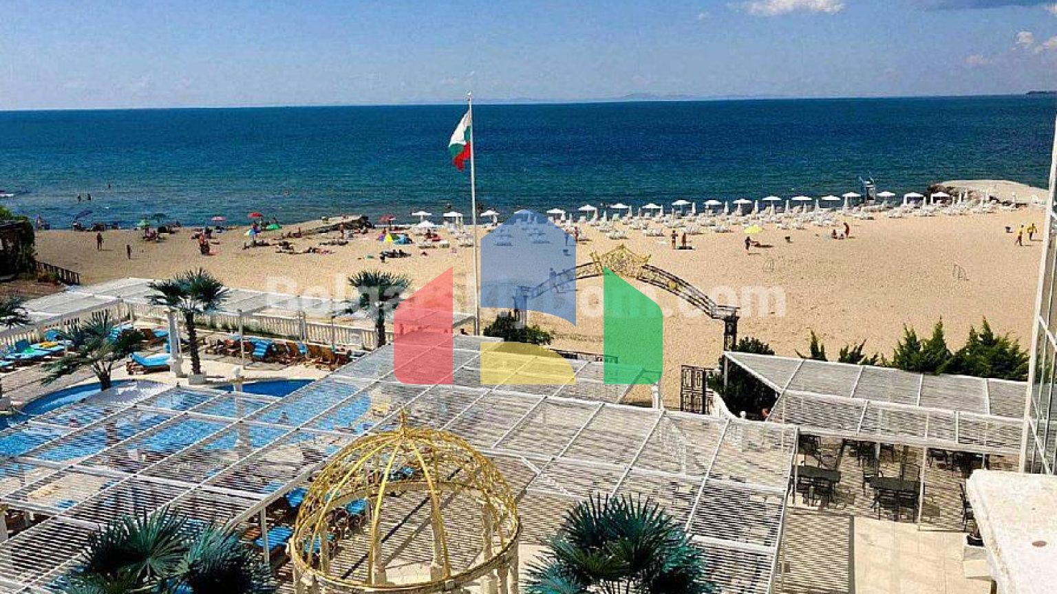 Двокімнатна квартира в Таліана Біч