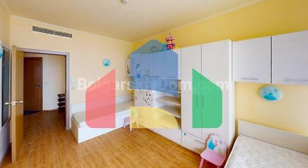 Трикімнатна квартира в атріум