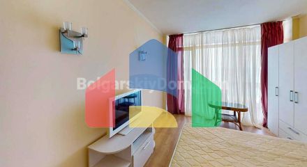 Трикімнатна квартира в атріум