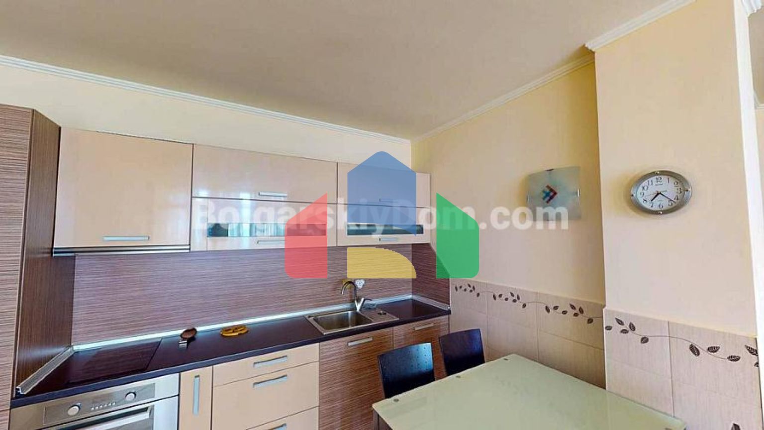 Трикімнатна квартира в атріум