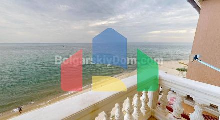 Трикімнатна квартира в атріум