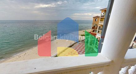 Трикімнатна квартира в атріум