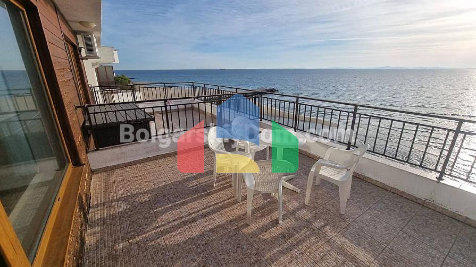 Трикімнатна квартира в Мессамбрія Форт Біч