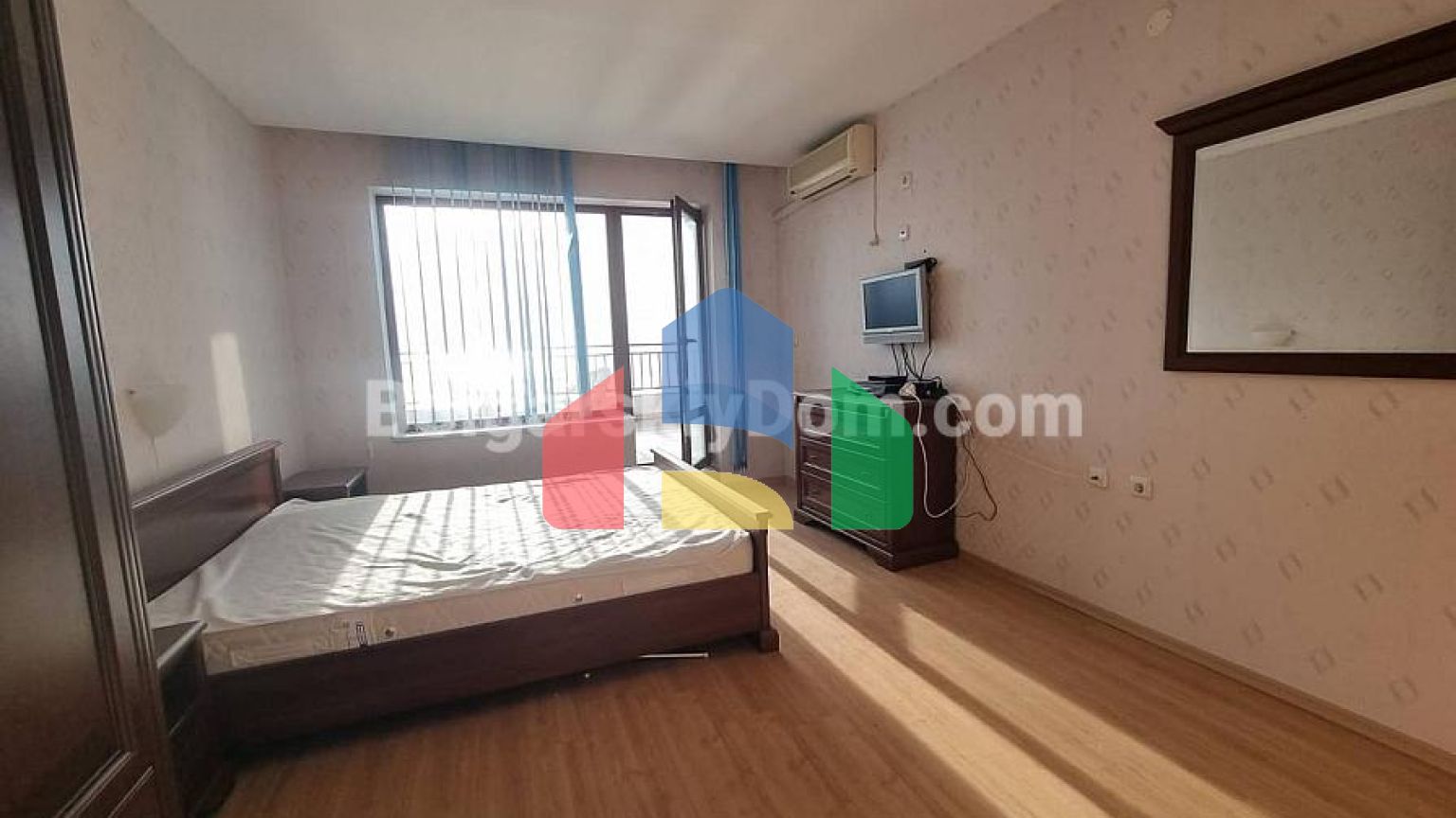 Трикімнатна квартира в Мессамбрія Форт Біч