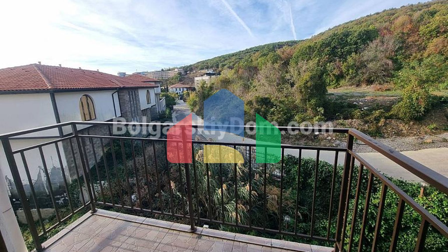 Трикімнатна квартира в Мессамбрія Форт Біч