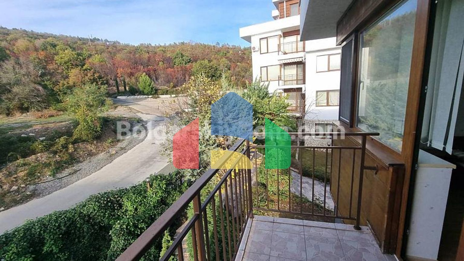 Трикімнатна квартира в Мессамбрія Форт Біч