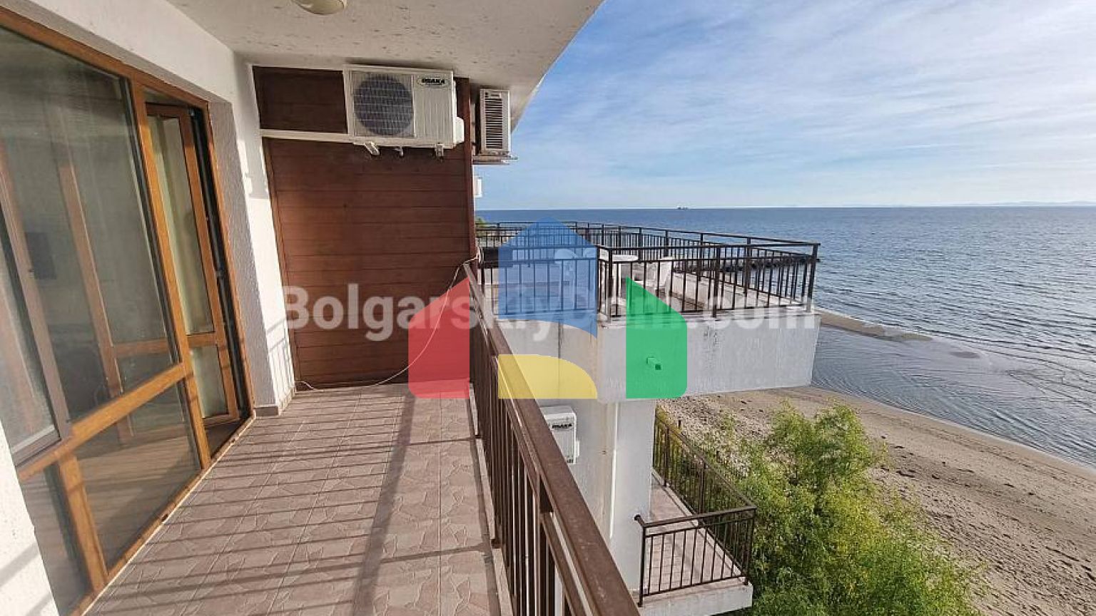 Трикімнатна квартира в Мессамбрія Форт Біч