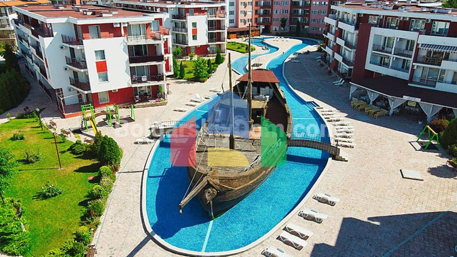 Трикімнатна квартира в Привілідж Форт Біч