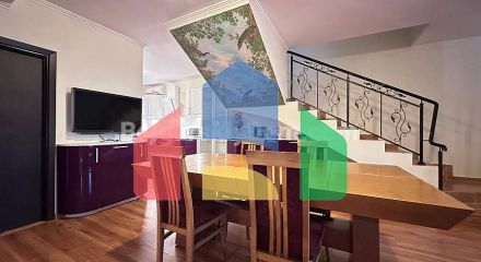 Двоповерхова вілла в Вілла Романа