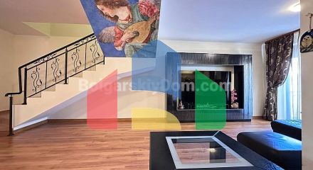 Двоповерхова вілла в Вілла Романа