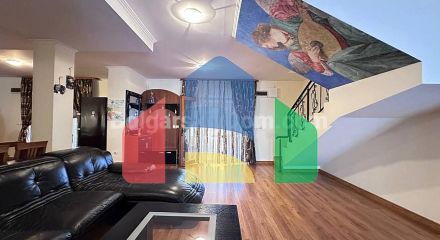 Двоповерхова вілла в Вілла Романа