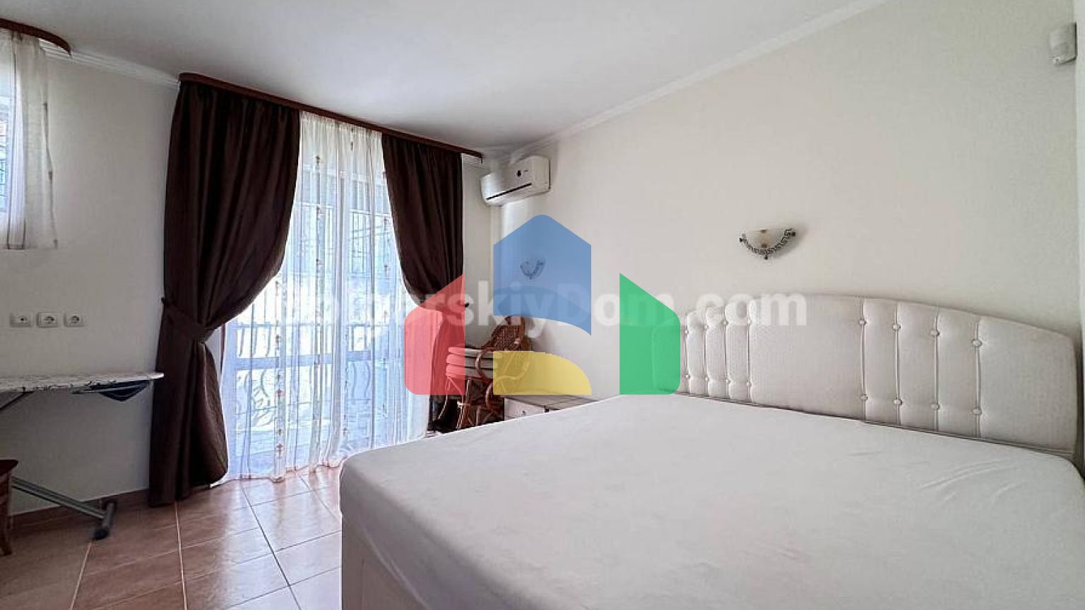 Двоповерхова вілла в Вілла Романа