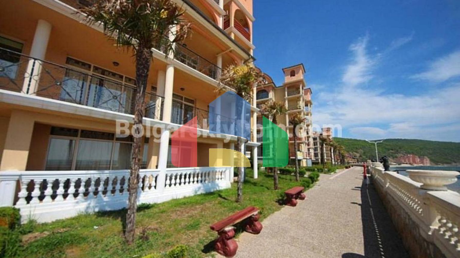 Двухкомнатная квартира в Атриум Бич